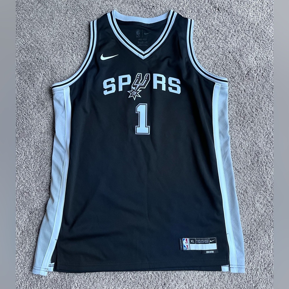 Nike Wembanyama jersey. New without tags. Youth XL. San Antonio Spurs.